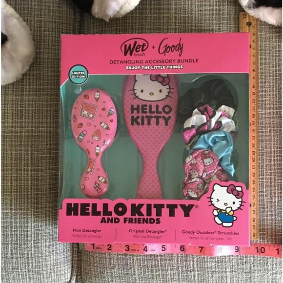 Hello Kittyand Friends Detangling Bundle - Picture 2 of 3